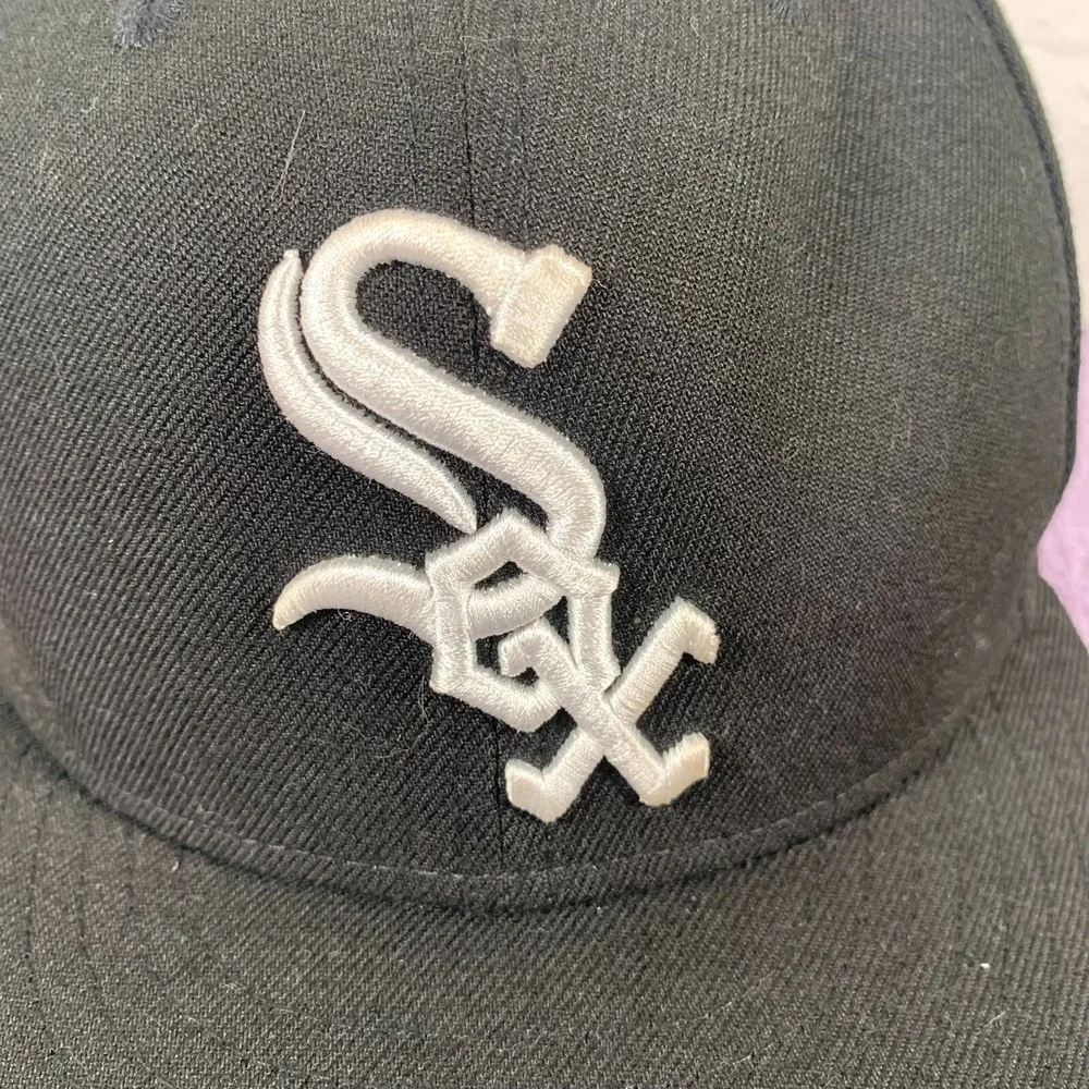 Chicago White Sox Hat Cap Fitted Mens 7 3/8 Black‎ White MLB Baseball Logo
